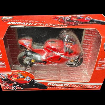 Maisto 1:18 Scale Diecast Motorcycle Assortment