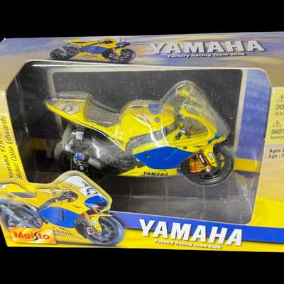 Maisto and FastLane 1:18 Scale Diecast Motorcycle Assortment