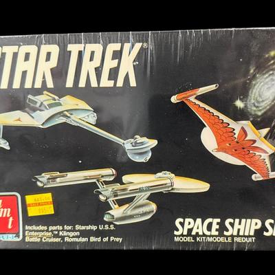 AMT Star Trek Space Ship Model Kit