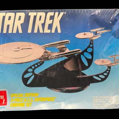 AMT/ERTL Star Trek Special Edition USS Enterprise Chrome Set Model Kit