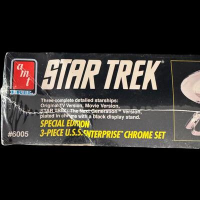 AMT/ERTL Star Trek Special Edition USS Enterprise Chrome Set Model Kit