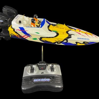 Radio Shack “Wave Jumper” Radio Control Boat
