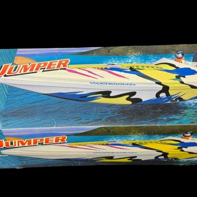 Radio Shack “Wave Jumper” Radio Control Boat