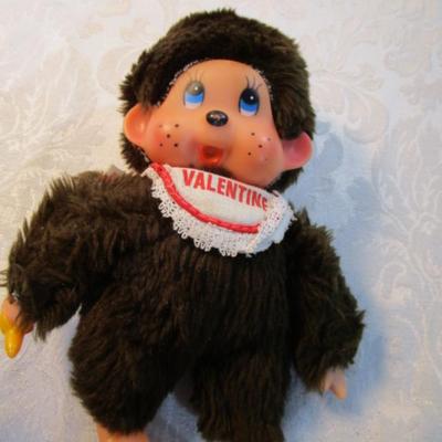 Sale Photo Thumbnail #100: Wily Coyote, Odie, reindeer, monkey, sock monkey, dog, stuffed Smiley , kangaroo & dog puppets