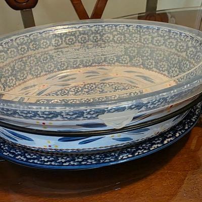 Temp-tations Old World Blue 2.5 Qt Oval Baker w/ Lid & Wire Rack – By Tara