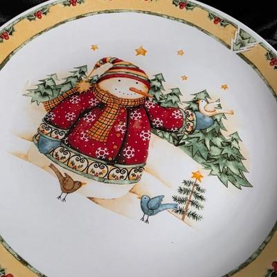 2nd Set - Gibson Snowman Frolic 16-Piece Stoneware Dinnerware Set - Boxed 4 Place Settings with Original Packaging