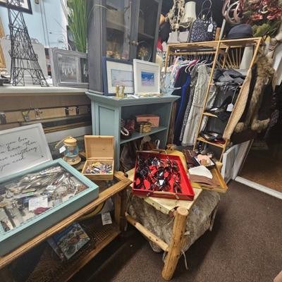 Sale Photo Thumbnail #979