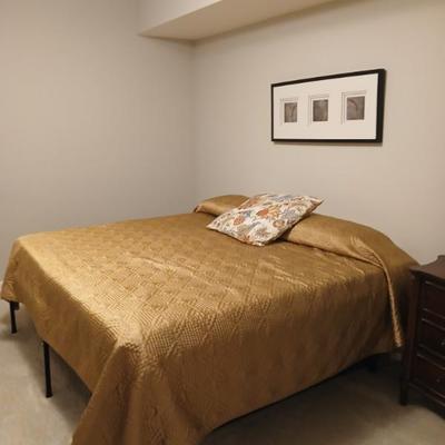 $395 two piece twin trundle bed, free mattresses with frame