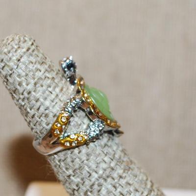 Size 5¼ Vintage Style Two-Tone TURTLE Ring with Green Polymer Shell & Accents Stones on a Silver Tone Band (5.3g)