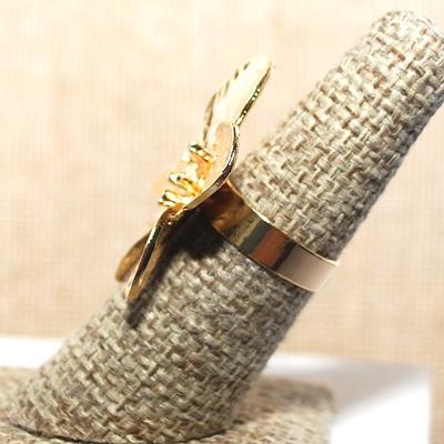 Size 7 ALL Gold Colored "5 Petal Flower" Ring on an OPEN BAND (4.7g)