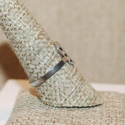 Size 9 Delicate STAINLESS STEEL Ring with "6 TINY HEARTS DESIGN" on a Silver Colored Band (1.5g)