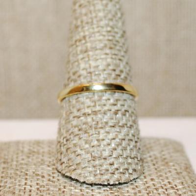 Size 9¼ Multicolor Flower Party Style Ring with Branch on a Gold Tone Band (3.7g)