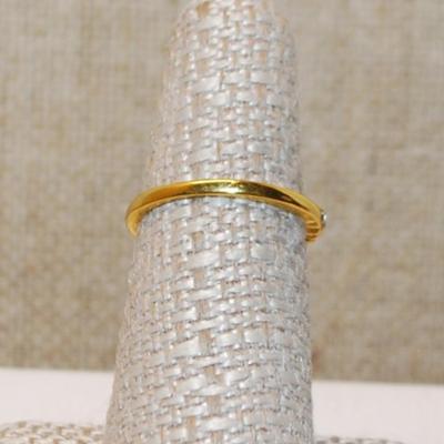 Size 6¾ Semi Infinity Ring with 15 Round Clear Stones on a Gold Tone Band (1.6g)