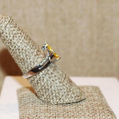 Size 7¼ Connected Yellow HEARTS Ring with Clear Stone Accents on a Silver Band (3.6g)
