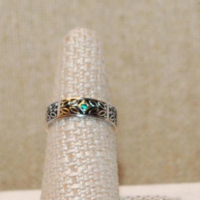 Size 7¼ Half Infinity Graphic Designed "Leaves" Ring on a Silver Tone Band (3.4g)