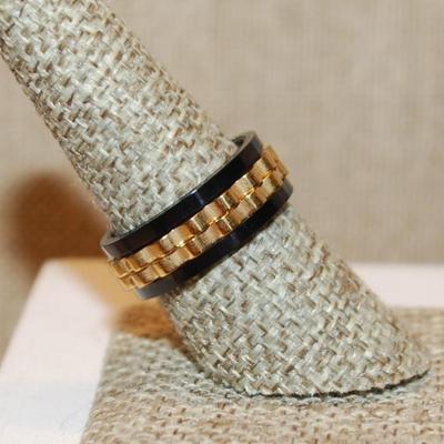 Size 8¼ Black & Gold Ring with MOVEABLE "Gears" in the Middle on an All Black Band (6.9g)