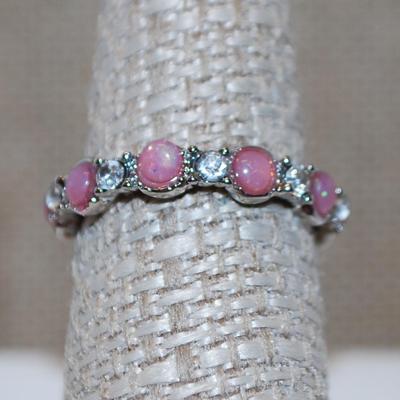 Size 8½ Five Light Pink Stones Ring with Clear Accents Stones In-Between (2.2g)