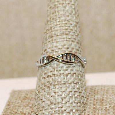 Size 9 ½ Silver Tone Infinity Style "Fence" No Stones Ring (1.6g)