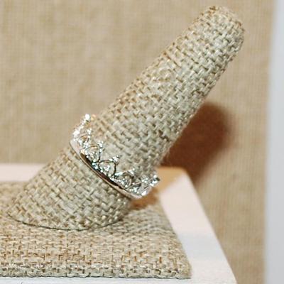 Size 9 ½ Infinity Style No Stones CROWN Ring on a Silver Tone Band (2.8g)