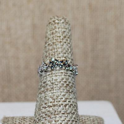 Size 10 Marked .925 Tiny Group of 4 Stones Ring on a Graphic Flowered Silver Band (2.3g)