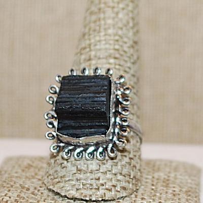 Size 10½ Marked .925 Rectangle Shaped BLACK TITANIUM Gemstone Ring with "Looped Surround" on a Silver-Plated Band (6.5g)