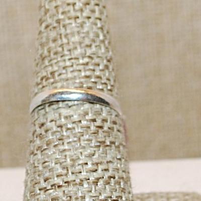 Size 7 Marked .925 VIOLET 4 Prong SOLAR QUARTZ DRUZY Gemstone Ring on a Silver-Plated Band (3.5g)