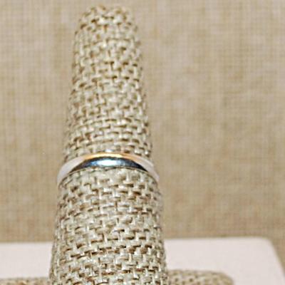 Size 7 Marked .925 Round RAINBOW CALSILICA Gemstone Ring with Full Slanted Lines in Blues & Orange and Silver-Plated Band (5.4g)