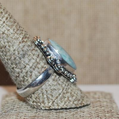 Size 10 Marked .925 Oval WHITE & GREEN CABOCHON Gemstone Ring with Silver-Plated Band (7.0g)