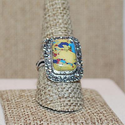 Size 9 Rectangle Shaped Yellows, Reds & Blues YELLOW JASPER Gemstone Ring with Flat Surround on a Silver Tone Band (5.8g)