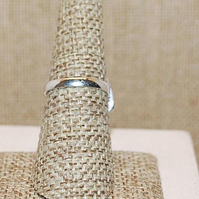 Size 9 BLUE Pear Shape Transparent Glass Rhinestone Ring with a FULL Loop Rim Setting on a Silver Tone Band (5.1g)