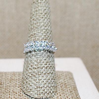 Size 7½ Double Rows Clear Angled Marquise Cut Stones Ring on a Silver Tone OPEN Band (2.8g)