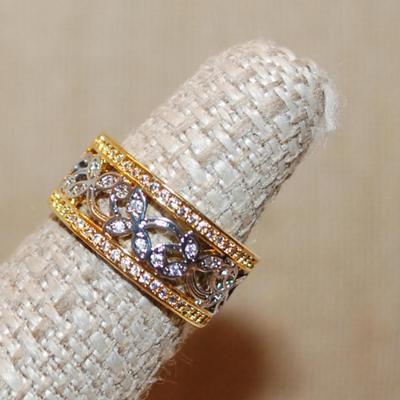 Size 6 Hollowed Infinity Style Setting with a Graphic Design & Very Tiny Clear Stones Edge on a 2 Tone Gold Color Band (4.5g)