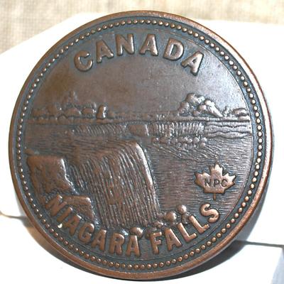 Round Belt Buckle "Canada - Niagra Falls" (2½" Circ.)