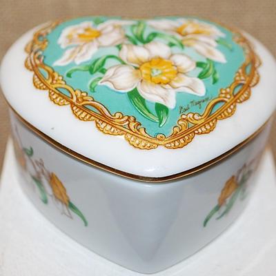Heart Shaped Covered & Flowered Music/Trinket Box Combo 2½" W x 2½" L x 1½" H --Plays "Some Enchanted...