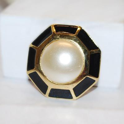 Vintage Style WHITE BUTTON BROOCH (1¾" Diam.) with a BLACK & GOLD Perimeter on a Gold Tone Setting