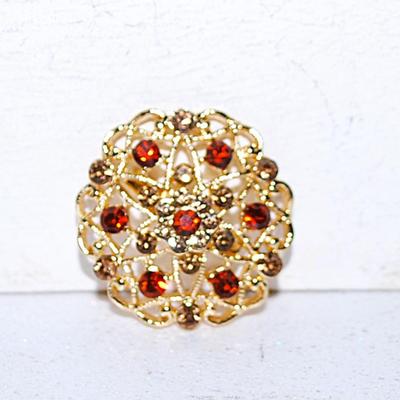 RED & CHAMPAGNE Colored Stones BROOCH (1¼" Diam.) with a Spider Web Grid on a Gold Tone Setting