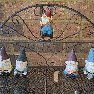 5 gnomes