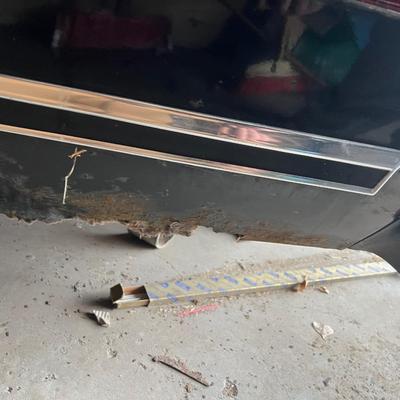 Sale Photo Thumbnail #11: Clear title, key is sheered off in the ignition, miles are in photo, we have no information about running condition. No battery, VIN # HH29C6B199531