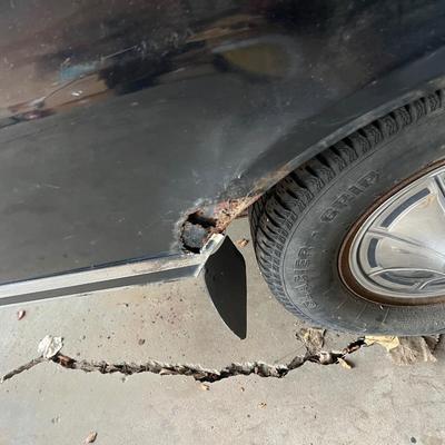 Sale Photo Thumbnail #6: Clear title, key is sheered off in the ignition, miles are in photo, we have no information about running condition. No battery, VIN # HH29C6B199531