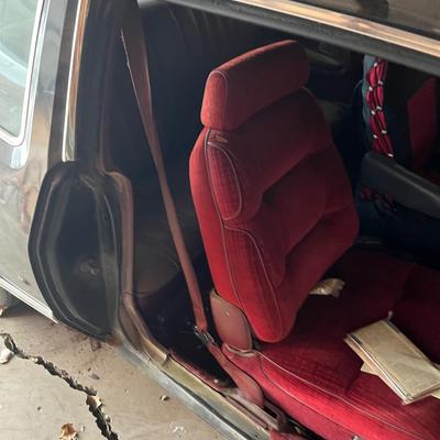 Sale Photo Thumbnail #33: Clear title, key is sheered off in the ignition, miles are in photo, we have no information about running condition. No battery, VIN # HH29C6B199531