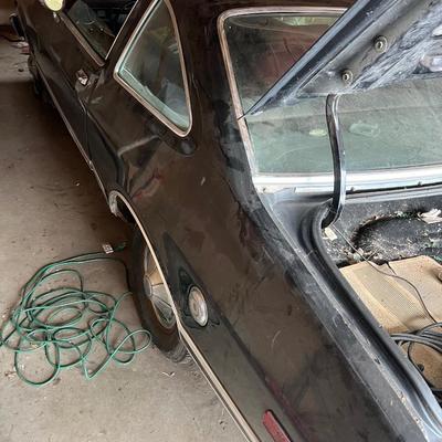 Sale Photo Thumbnail #10: Clear title, key is sheered off in the ignition, miles are in photo, we have no information about running condition. No battery, VIN # HH29C6B199531