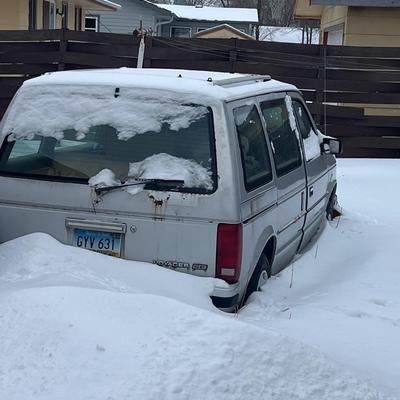 Van, no title, no keys, will need to pulled out