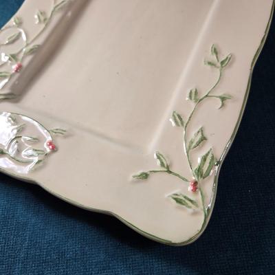 Sale Photo Thumbnail #486: This lot is for a Ceramic Cheese Tray with Matching Cheese Knife.  This is a lovely Cheese Tray with matching Cheese Knife.  It has never been use.  It measures about 13-inches long X 6.5-inches wide.