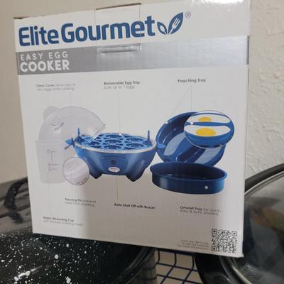 Sale Photo Thumbnail #575: Egg cooker looks to be new