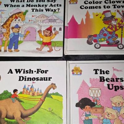 Resellers/Collector Set - Vintage 1988 Magic Castle Readers Collection — 24 Hardcover Children’s Books by Jane Belk Moncure — Child’s...