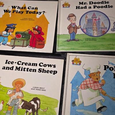 Resellers/Collector Set - Vintage 1988 Magic Castle Readers Collection — 24 Hardcover Children’s Books by Jane Belk Moncure — Child’s...