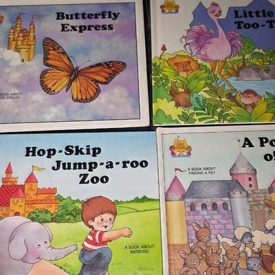 Resellers/Collector Set - Vintage 1988 Magic Castle Readers Collection — 24 Hardcover Children’s Books by Jane Belk Moncure — Child’s...