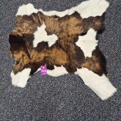 Sale Photo Thumbnail #415: Beautiful condition, no markings, very soft hair 
34" x 38"