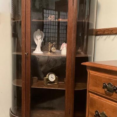 Sale Photo Thumbnail #7: Beautiful well taken care of Oak antique curio cabinet with front door key