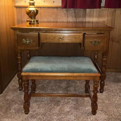 Sale Photo Thumbnail #25: Mirror in next lot is included in this lot 
Item located in bottom level so steps involved